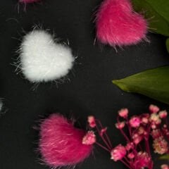 TÜYLÜ KALP 1 TANE MIKNATISLI